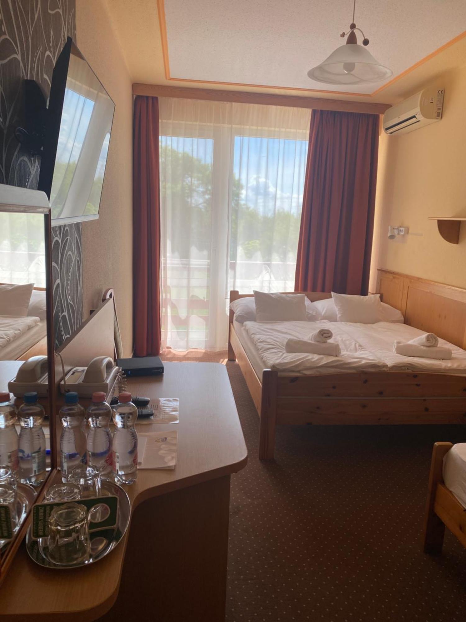Balatonalmádi Nereus Park Hotel מראה חיצוני תמונה